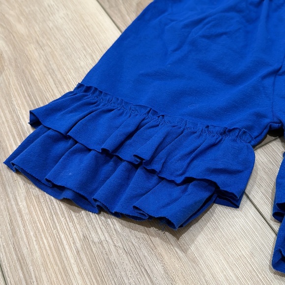 EUC Girls Size 5-6 Boutique Brand Ruffle Stretch Waist Shorts in Royal Blue - Picture 2 of 5